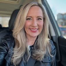 Jennifer Broome's Instagram, Twitter & Facebook