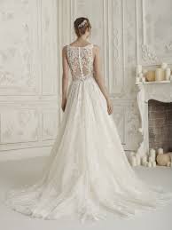 Fabulous Princess Wedding Dress With Romantic Air Ema Pronovias In 2020 Wedding Dress Necklines Wedding Dresses Wedding Dress Organza