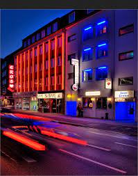 See more of the puff house on facebook. Kiel Puff Foto Bild Architektur Architektur Bei Nacht Motive Bilder Auf Fotocommunity