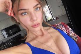 Fan subreddit for the beautiful Roxanne Sanderson