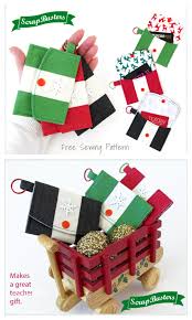Then, make a horizontal cut at the base of the notch, also ⅓ of the way through. 10 Diy Fabric Gift Card Holder Free Sewing Patterns Fabric Art Diy