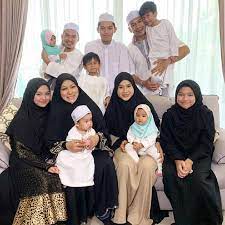 Maybe you would like to learn more about one of these? Showbiz Norman Hakim And Abby Abadi Inspire Post Divorce Relationship Goals