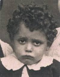 Zsuzsi Freund was born in 1937 in Zrenjanin, Yugoslavia (now Serbia). She  was Jewish, the daughter of Klara and George Freund. Her parents were  Hungarian, and moved back to Budapest when Zsuzsi