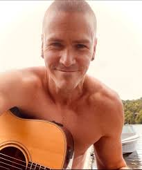 Oh yeah…I shaved my head. 🤙 . . . #summer #cabin #music #ceeko #ceekomuzic  #guitar #singersongwriter #acoustic #lake #sun #nomorehair #august