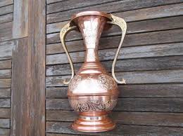 Vase Amphore Coupe En Cuivre Et Poignees En Laiton Ancien Etsy Laiton Cuivre Poignees