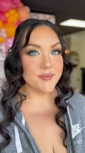 Name a more iconic duo. I'll wait… 🤗 Seeing the bond these two share was  so special for me & makes me a little sad as a fellow boy mom 🥲 Bride: @