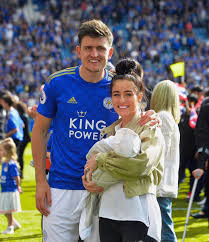 Manchester united have completed the signing of harry maguire from leicester for a fee understood to be £80million, a world record for a defender. Footballers Wagskids On Twitter 12 05 2019 Harry Maguire Fern And Baby Lillie After Leicester City And Chelsea Fc Football Match Pic Fern Hawkins Harrymaguire Fernhawkins Lilliemaguire Leicestercityfc Leicestercity Leicestercitywags