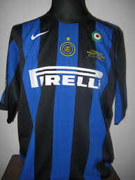 Y apoya al inter, probablemente uno de los clubs con más seguidores de europa. Inter Milan Shirt 2005
