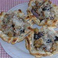 Servire dei cestini di pasta sfoglia fatti con le proprie mani e divertirsi a farcirli in mille gusti è un'idea sfiziosa e golosa. Cestini Di Pasta Sfoglia Vuoti Ricette Di Cucina Gustosa Ricerca