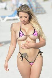 Bella Bunnie Amor In Tiny Bikini - Hot Celebs Home