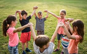 Maybe you would like to learn more about one of these? Kindergeburtstag Die 11 Besten Spiele Fur Drinnen Draussen Raab Verlag