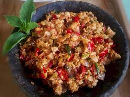 Untuk menghindari bau sambal yang langu, sambal dapat di goreng terlebih dahulu, selain menghindari bau, sambel pun awet lebih lama. Lqjyehrfefl6fm