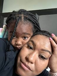 Devan Reynolds's Instagram, Twitter & Facebook