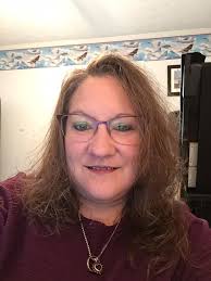 Teacher receives art supplies for class