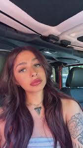 Amanda Vanderpool's Instagram, Twitter & Facebook