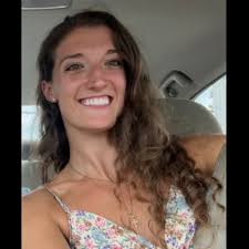 marisa cahill (@marisaaareneee)