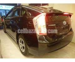 লোন/কিস্তি সুবিধাসহ গাড়ি কিনুন toyota aqua hybrid,nissan x trail,prius car price in bangladesh showroom name : Toyota Prius S Hybrid 2013 Baridhara Cellbazaar Com Buy Sell Property Jobs In Bangladesh