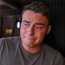 Alex Lashbrook's Instagram, Twitter & Facebook