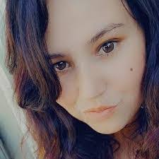 Brittany Henke's Instagram, Twitter & Facebook