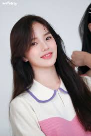 Debut with weeekly 2 filmography 2.1 reality shows 3 trivia 4 gallery 4.1 promotional 4.2 pictorial 4.3 sns 5 references in october 2017, she became a contestant on the survival show mixnine, where she. Soojin Weeekly Gadis Cantik Gadis Perempuan