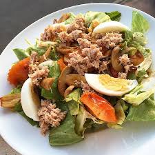 My Dinner Tomato Mushroom Salad Tuna And 1 Egg Salade Tomate Champignons Thon Et Un œuf Salade Thon