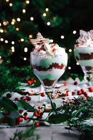 Pour half the cranberry jelly liquid carefully over the cake in the trifle dish. Easy Christmas Trifle Recipe All That S Jas