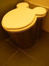 Mickey Toilet Not At Disney At Monaco Lol Bano De Mickey Bano De Mickey Mouse Muebles De Disney