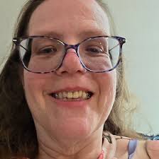 Can anyone recommend a Spanish-speaking DJ for a quinceañera in New Jersey?