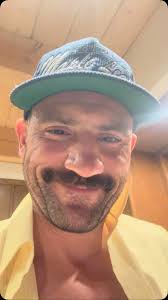 Don’t let them ruin our night. That’s 1. #LeafsForever