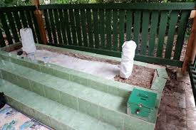 Material pagar besi dianggap tahan lama dan hemat biaya namun tidak selalu dekoratif. Meski Ada Dua Kuburan Pulau Kubur Itu Kini Bernama Pulau Permata Duniaindra