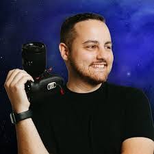 Alex Todd's Instagram, Twitter & Facebook