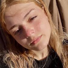 Eve Steele (@eve.stle) • Threads, Say more