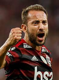 '''éverton augusto de barros ribeiro''' (born 10 april 1989) is a brazilian footballer who plays as an attacking midfielder or winger for flamengo and the brazil national team. Flamengo Everton Ribeiro Esquece Liverpool E Ressalta Foco Na Semifinal