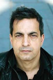 Qu'ils reposent en révolte (Des figures de guerre) (2010)