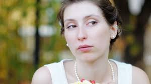 AITA for asking my fiancé to cut 200 people from his guest list?'