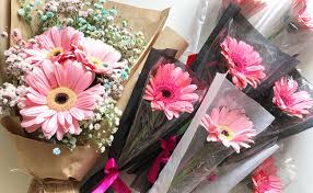 This goddess is specially worshipped a lot in one of the states of india called west bengal. Top 10 Flowers For Gifting In India Floweraura