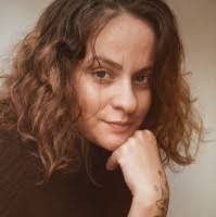 Amanda Benning's Instagram, Twitter & Facebook