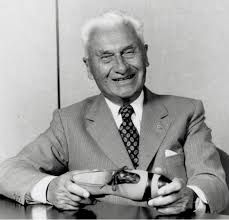 Tomáš baťa bol však nielen nesmierne šikovným a zodpovedným podnikateľom, ale bol aj nadšeným podporovateľom miestnej komunity. Thomas J Bata Nadace Bata