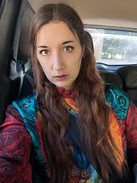 May have been addressed in the books or in an episode but always wondered  why Cersi never grew her hair longer again. I'm sure her short hair was a  constant reminder of