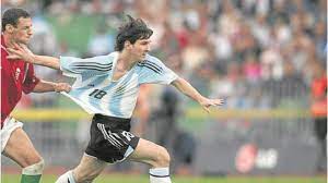 Lionel messi marked his first game as argentina captain with a win over venezuela before thousands of delirious fans in kolkata. A 15 Anos Del Debut De Messi Con La Albiceleste As Argentina