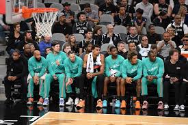 Curry vs. Wembanyama: Warriors Roban Victoria a Spurs en Final Épico - Imagen principal del artículo