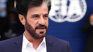 Fernando Alonso takes Ted Kravitz