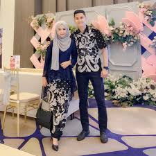 Kondisi hati serta psikis yang tenang dan percaya diri akan otomatis memancarkan kecantikan alami. Harga Baju Couple Kondangan Terbaik Batik Kebaya Pakaian Wanita Juni 2021 Shopee Indonesia