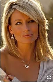 Lisa Tindell's Instagram, Twitter & Facebook