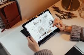 Laptop ini bisa dibilang unibody alias gak bisa dilepas. 8 Rekomendasi Laptop Touchscreen Terbaik Di Indonesia 2021