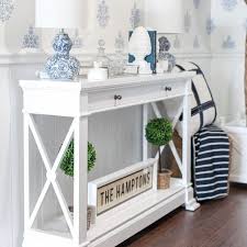 If You Are Looking For A Smaller Sized Blue White Ceramic Table Lamp Great For Bedsides Hamptons Style Living Room Hallway Table Decor Hamptons Style Decor