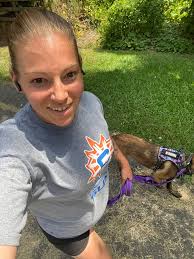 Hi all 😍. The temp 26 yes !!! I love the heat I'm a cairns girl..But I'm  not getting out of the car .lm ignoring mum with my tongue out 😂 love