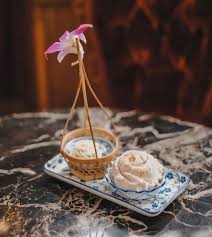 the feelsion cafe on instagram อากาศร อนๆแบบน ฟ ลฉ นมาแนะนำ ไอศกร มรสชาต ไทยๆ น ำตาลมะพร าวทรงเคร อง ก บขนมไทย ผกากรอง ช นเล กๆจ บจ บเป นดอกไม น า