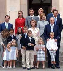 Casa regala a spaniei a facut publice, pentru prima data, veniturile si cheltuielile familiei regale. Prima Familie RegalÄƒ SpaniolÄƒ Isi Face Publice Salariile