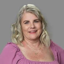 Shari Mitchell's Instagram, Twitter & Facebook